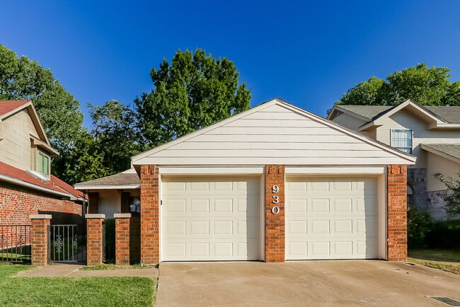 Photo - 930 Gable Ave House