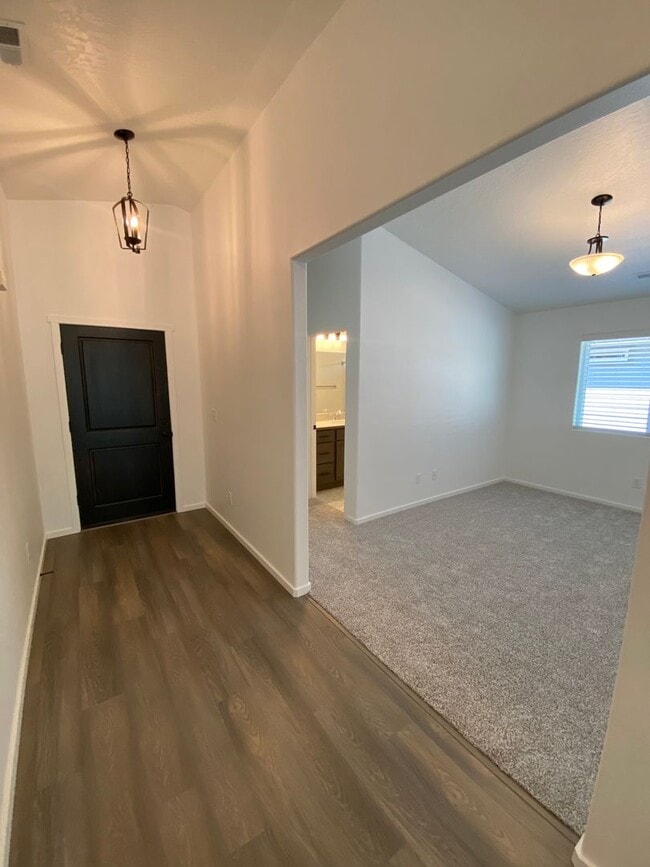 Photo - New Construction 3 Bed, 2 Bath House in Sp...