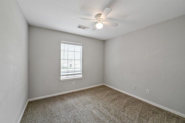 Photo - 3231 Stoneydale Ln