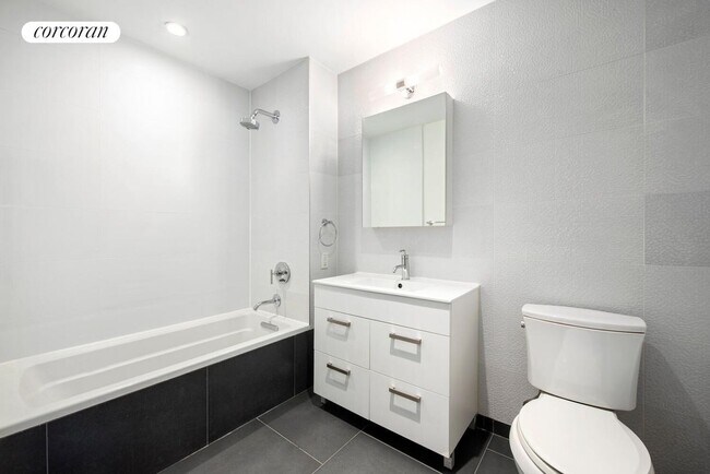 Photo - 247 N 7th St