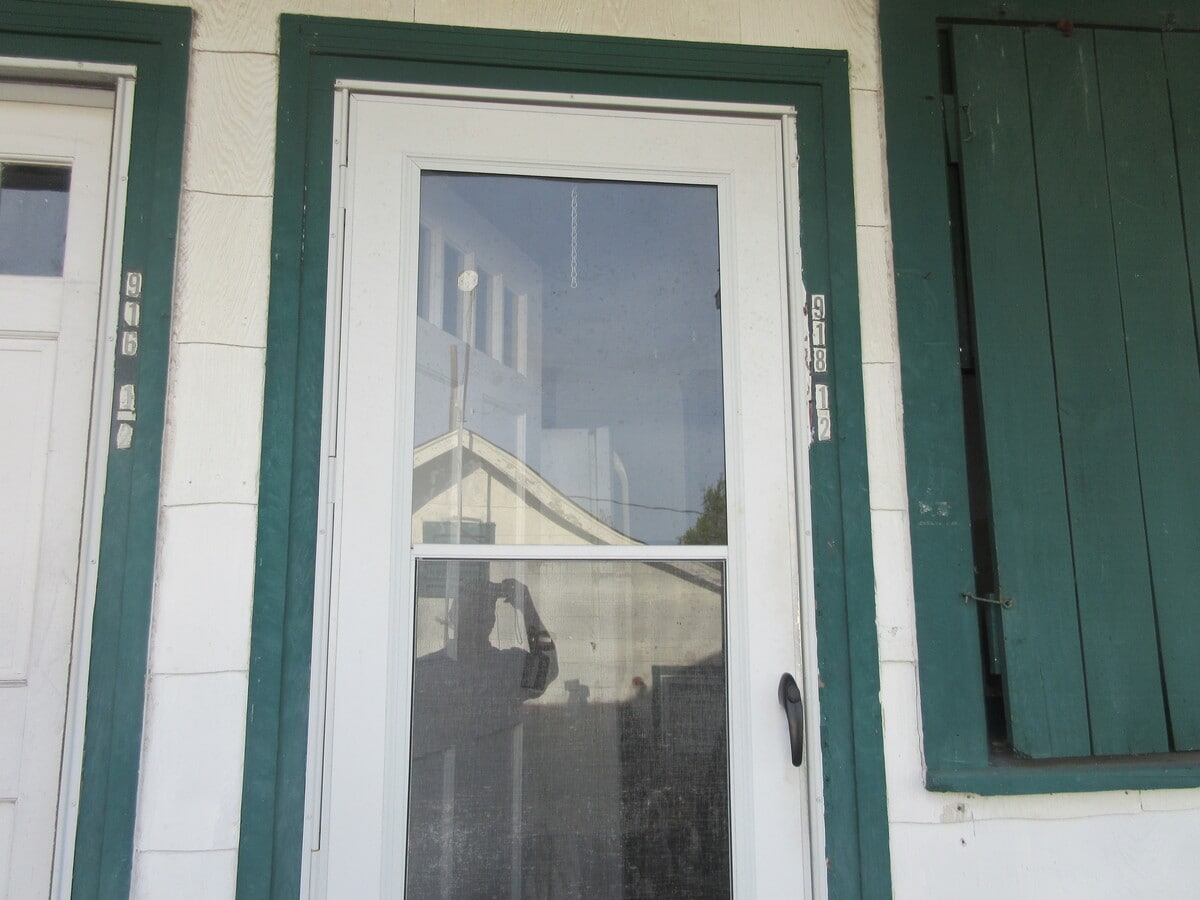 Photo - 918.5 Mehle St