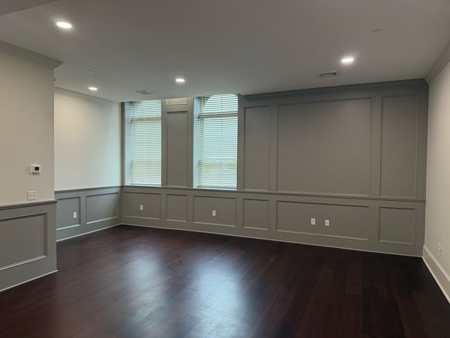 Building Photo - Academy St Unit 8