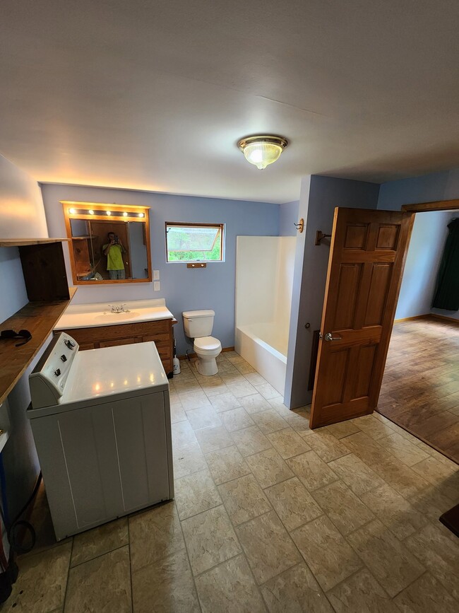 Photo - 335 Rupert Dr Unit 2