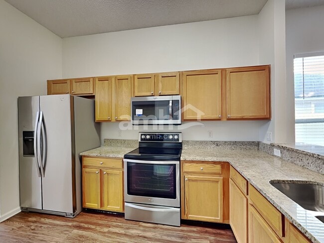 Photo - 12582 Ayrshire St E