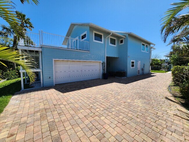 Photo - Beautiful 3 Bedroom 3 Bath Beachside Home