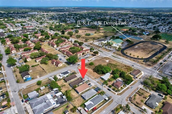 Building Photo - 11467 SW 215th St Unit 11467