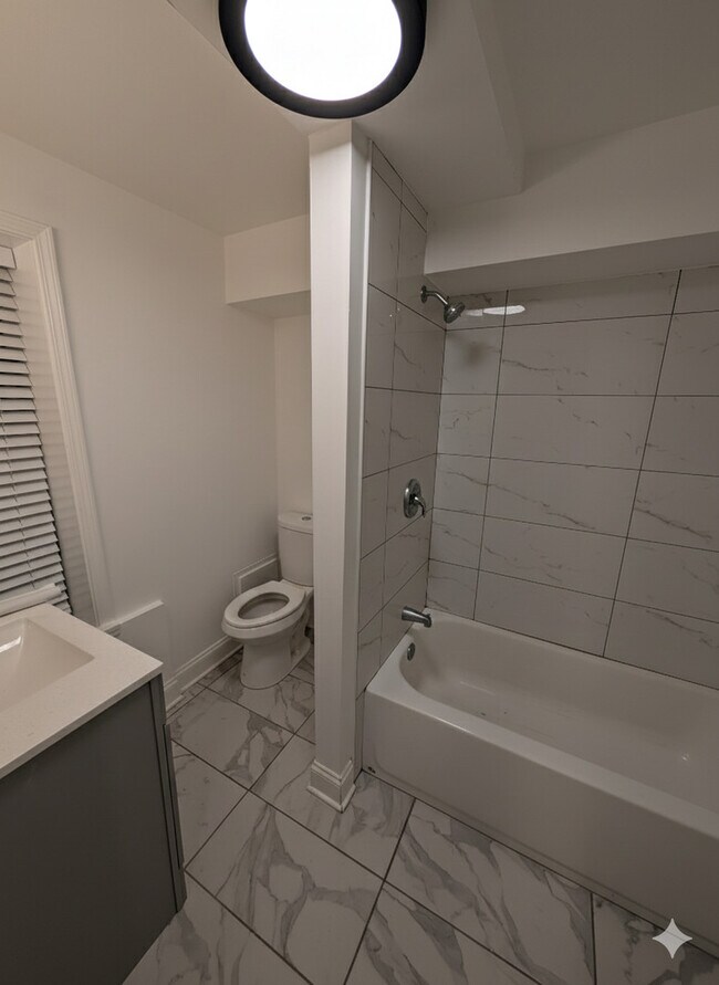 Photo - 1362 N Bosworth Ave Unidad B3