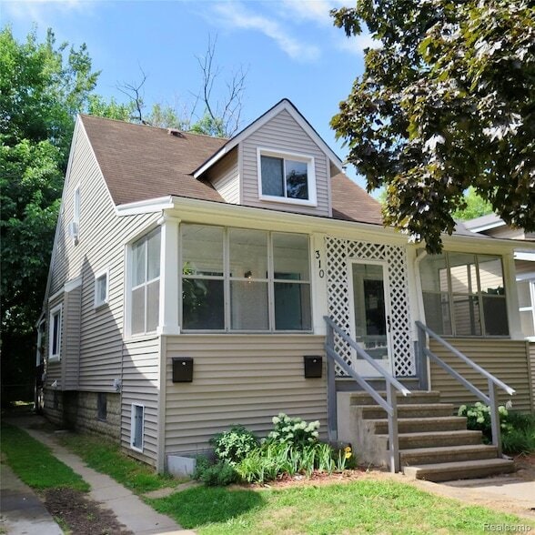 Building Photo - 310 College St