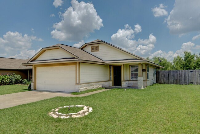 Photo - August Pre-Lease! Beautiful 3 Bed, 2 Bath ...