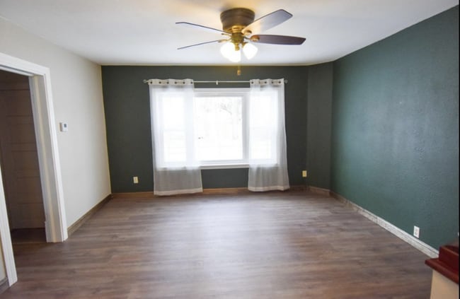 Photo - 204 Conley Ave S