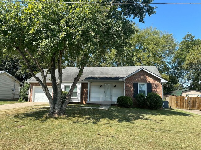 Partial Brick home, 3 bedrooms, 2 full bat... - Partial Brick home, 3 bedrooms, 2 full bat...