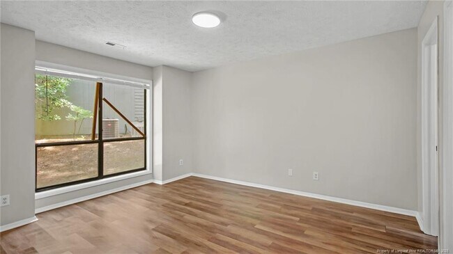 1900 Tryon Dr