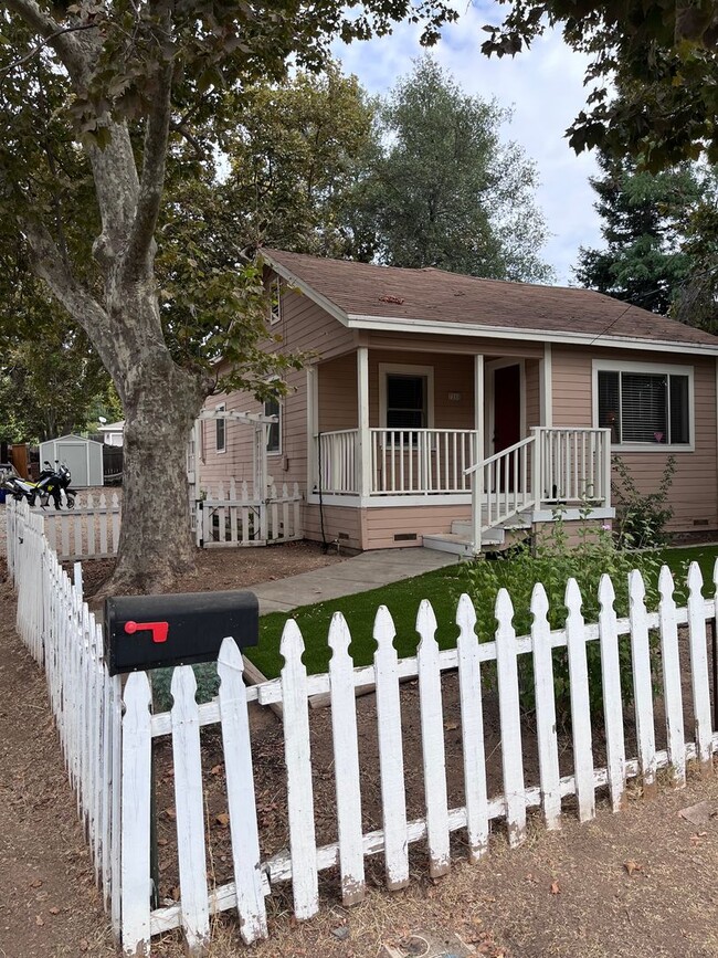 Photo - PENRYN PROPERTY 2 BEDROOM & 1 BATH