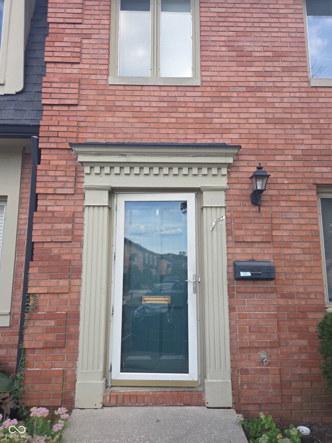 1155 Canterbury Square S