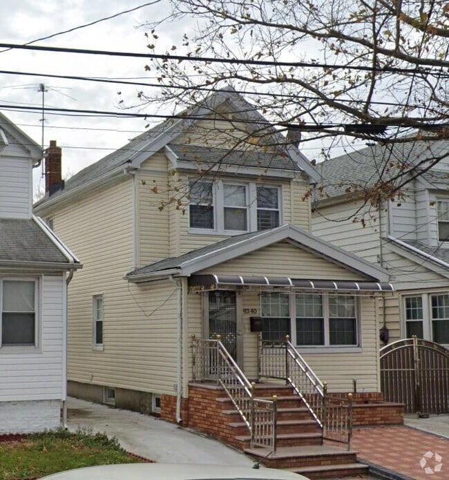 Building Photo - 93-40 Francis Lewis Blvd Rental