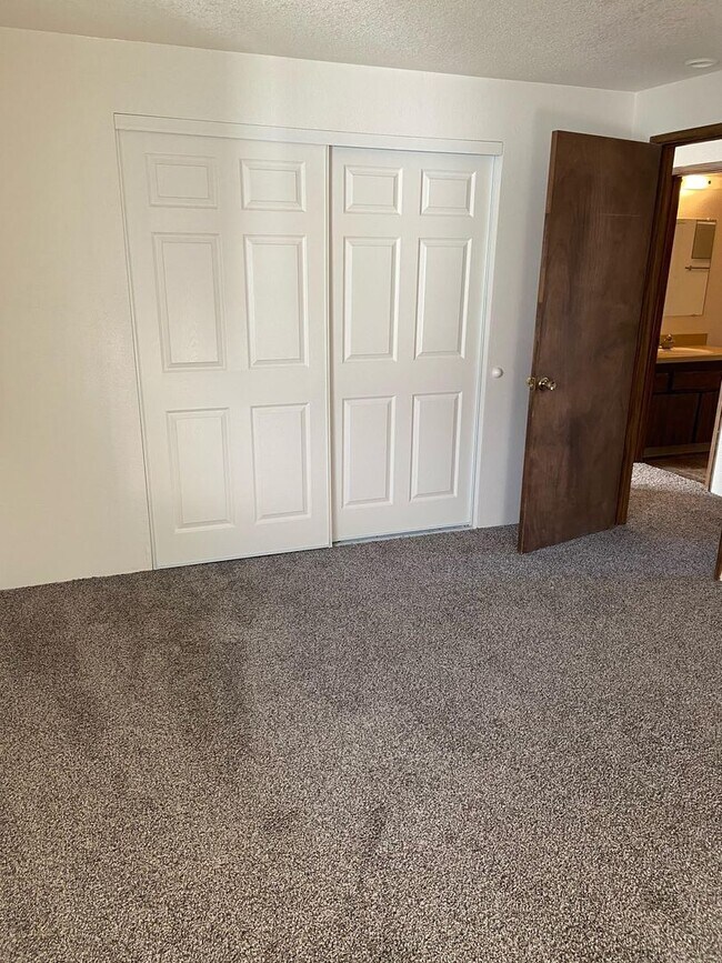 Photo - 274 S 47th St Unidad A