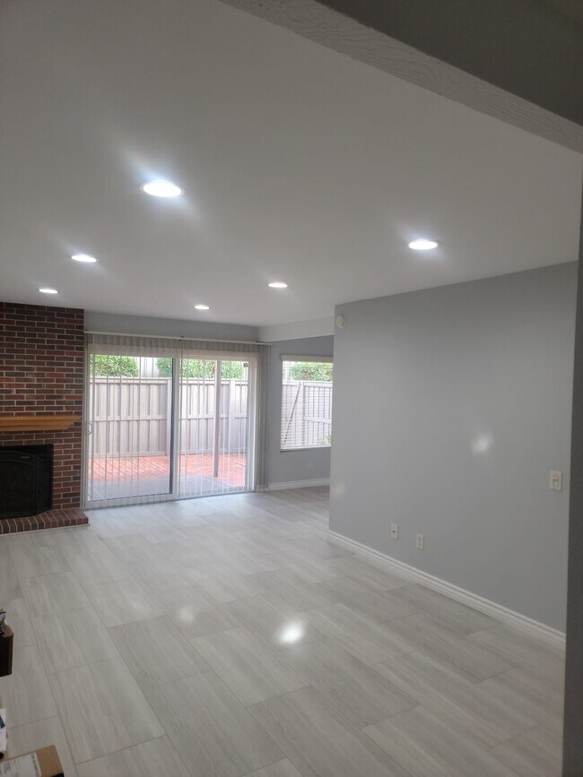 8139 Via Mallorca Townhome Townhome Rental in La Jolla CA