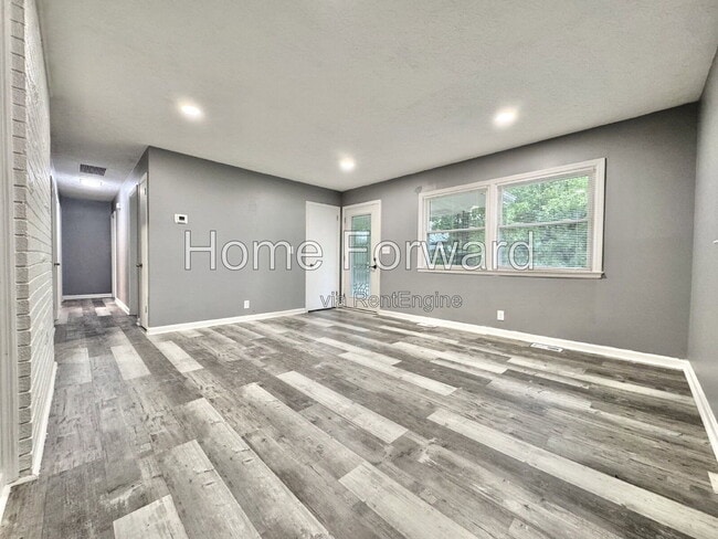 1720 Traveller Rd