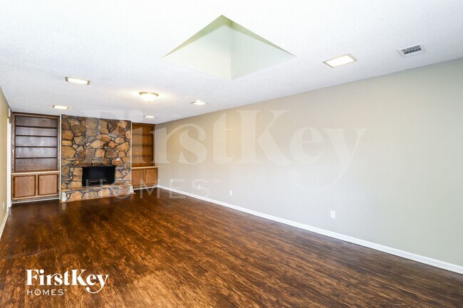 Photo - 114 Ericson Rd