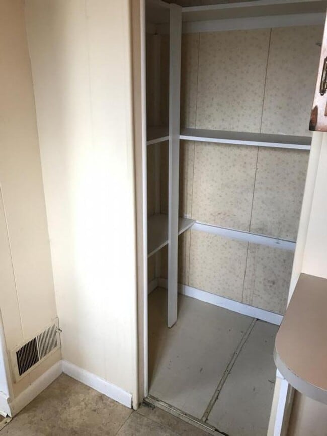 Photo - 403-405 N Baltimore Ave --1 Unit 1