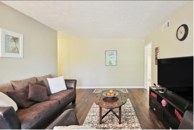 Photo - 144 Scandia Cir