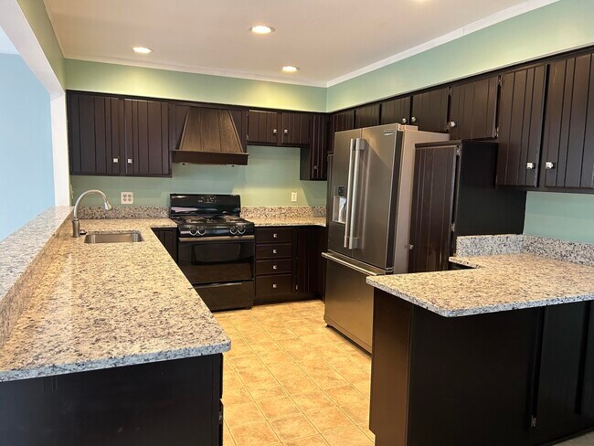 Photo - 1354 Catalpa Dr