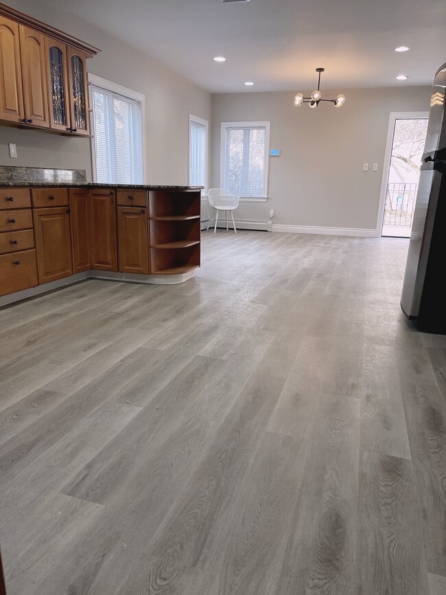 Photo - 200-01-201 26th Ave