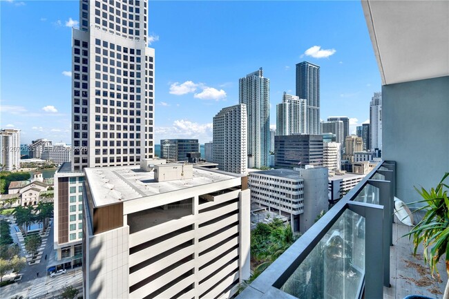 Photo - 68 SE 6th St Unidad 1207