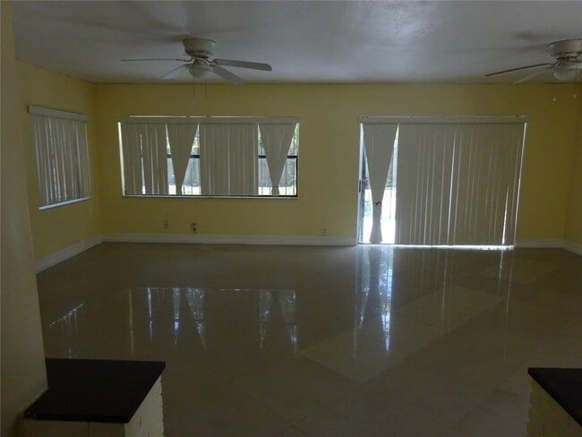 Photo - 740 E Evanston Cir