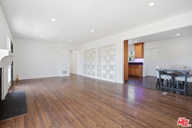 Photo - 9741 Alcott St