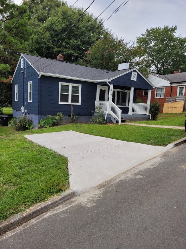 Photo - 615 Washington St