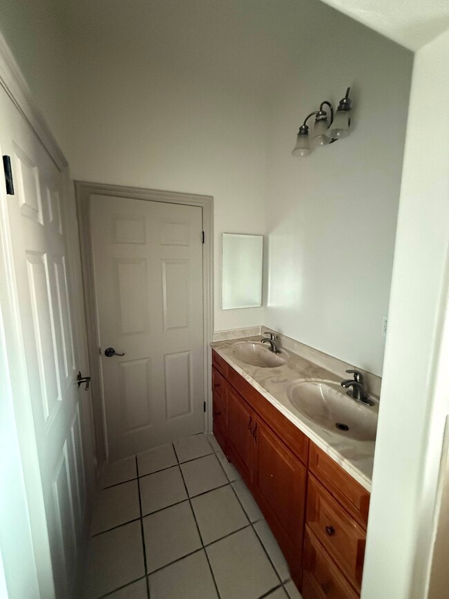 Photo - 1645 W 36th Pl