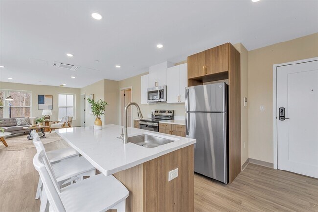 Photo - 377 Cummins Hwy Unit 1