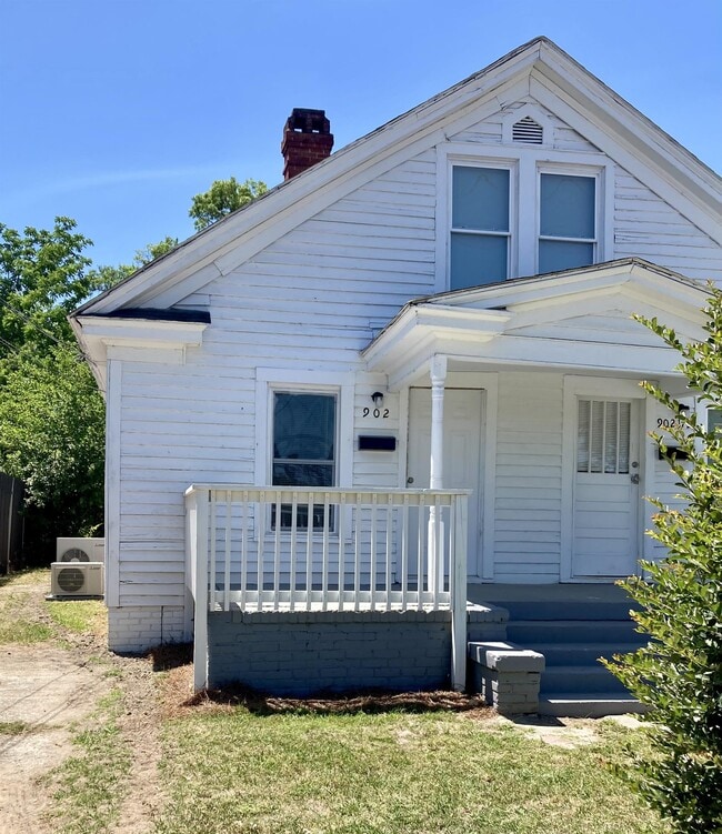 Building Photo - 902 East St Rental