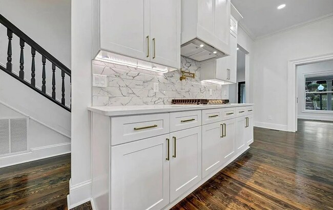 Photo - 212 S Broad St SW