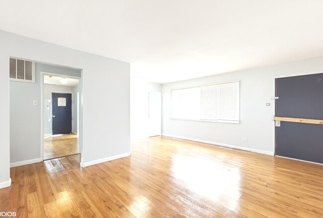 Photo - 1317 Mackinaw Ave