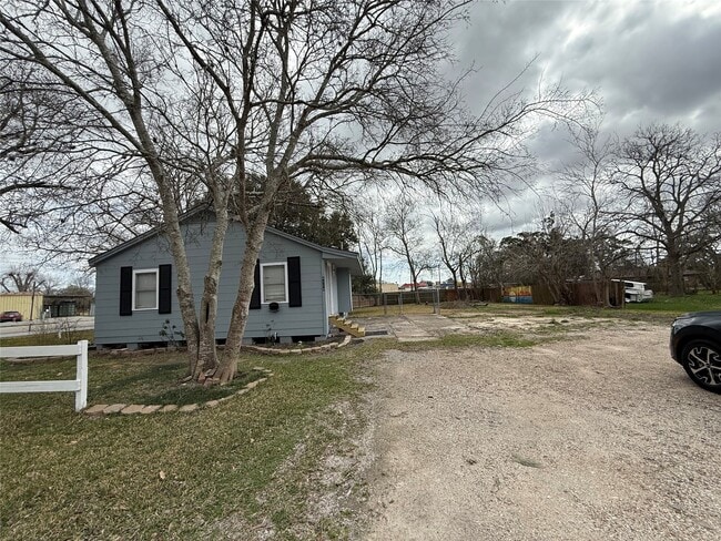 Photo - 4114 Victoria Ave