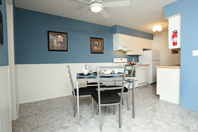 3 Bedroom - Dining Room - Arbor One West