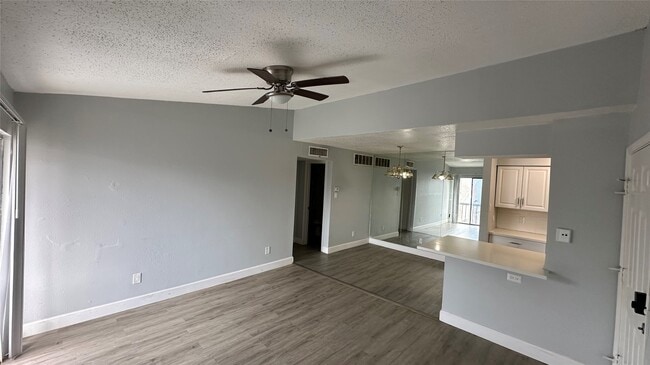Building Photo - 9550 Deering Dr Unit 208