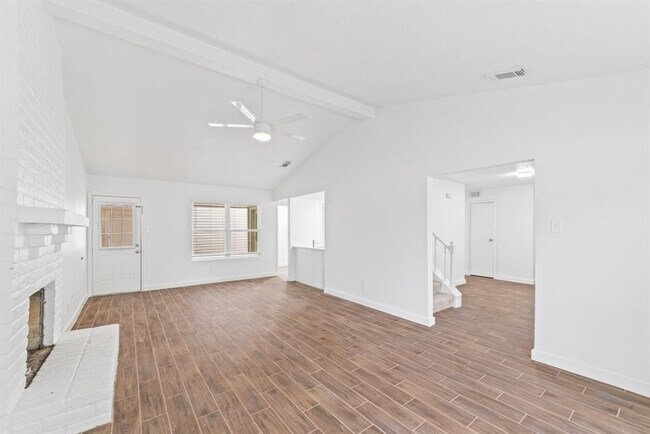 Photo - 1926 Lantern Ln