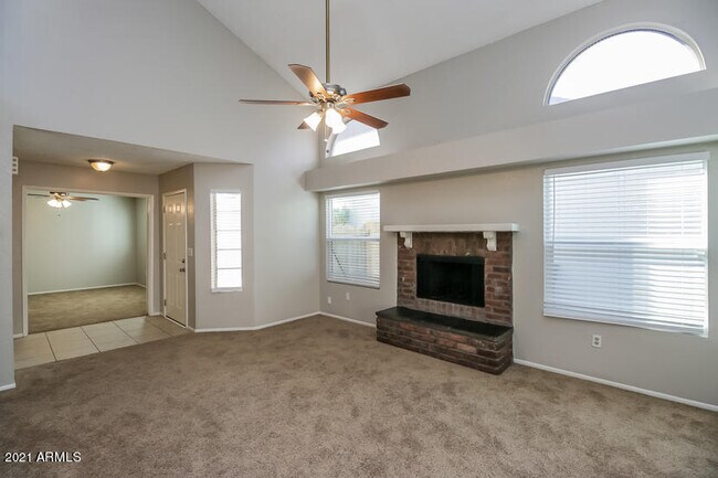 Photo - 1915 S 39th St