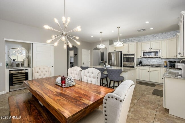 Building Photo - 6608 W Saguaro Park Ln Rental