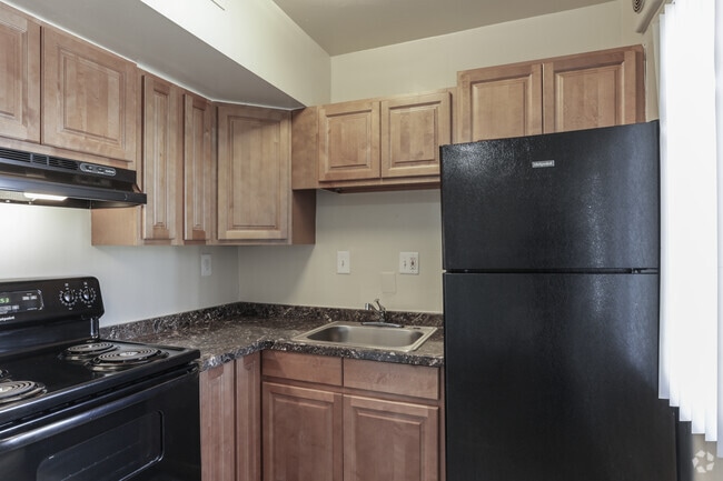 1BR, 1BA - 530 SF
