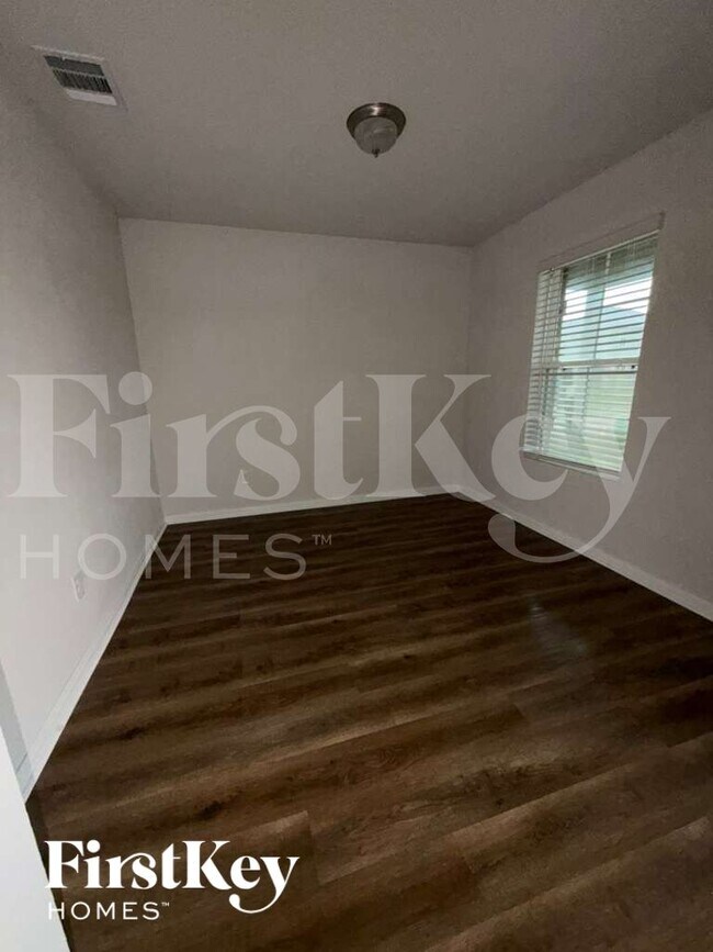 Photo - 17640 Cedar Crst Dr