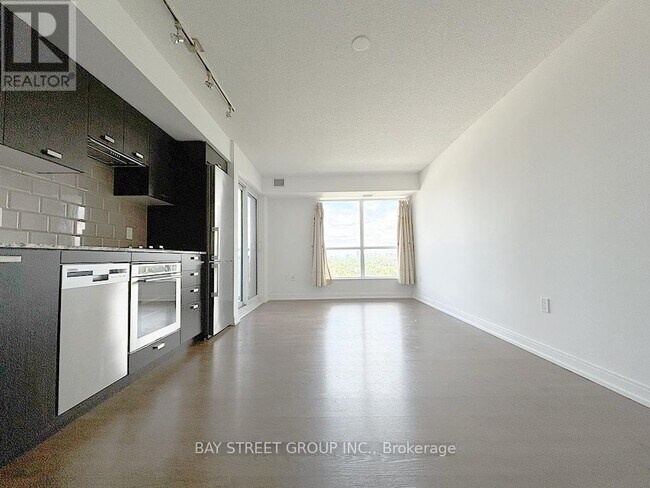Photo - 275 Village Green Square Unit 1222