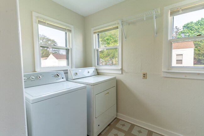 Photo - 2816 Hanson St