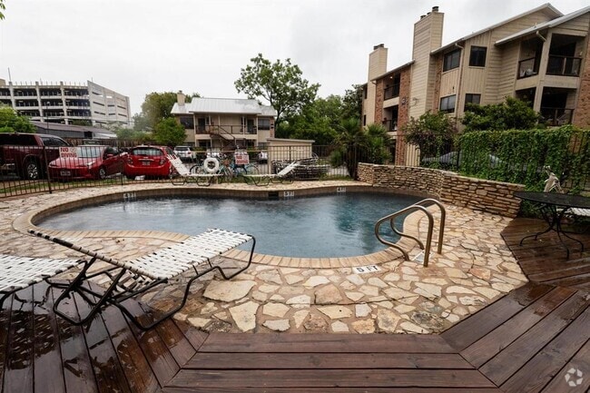 Building Photo - 421 W San Antonio St Unit I3 Rental