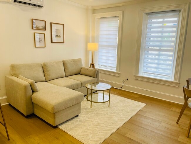 Photo - 313 C St SE Unit #2