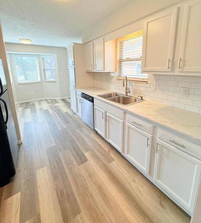 Photo - "Lots Of New" in South/West Springfield on a Quite Culta-sac