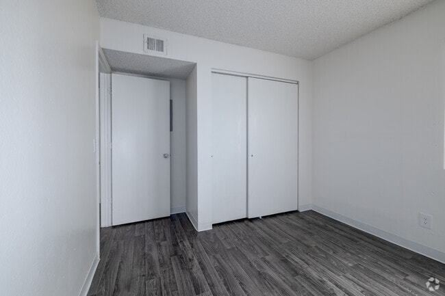 2BR, 1BA - 715SF - Bedroom